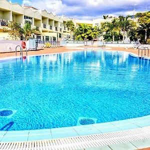 https://townhouse-costa-adeje.adeje-hotels.com